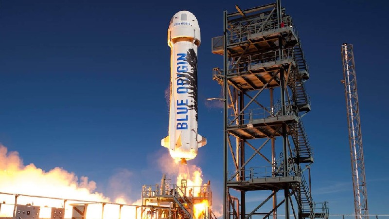 Jeff Bezos viajó con éxito al espacio