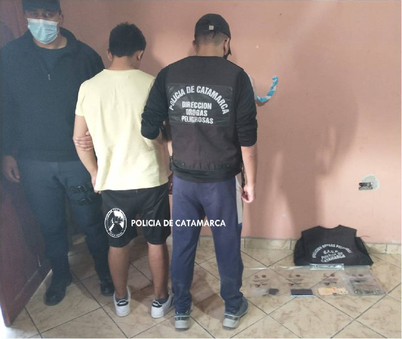 Secuestran droga, dinero en efectivo y detienen a una persona en Santa María