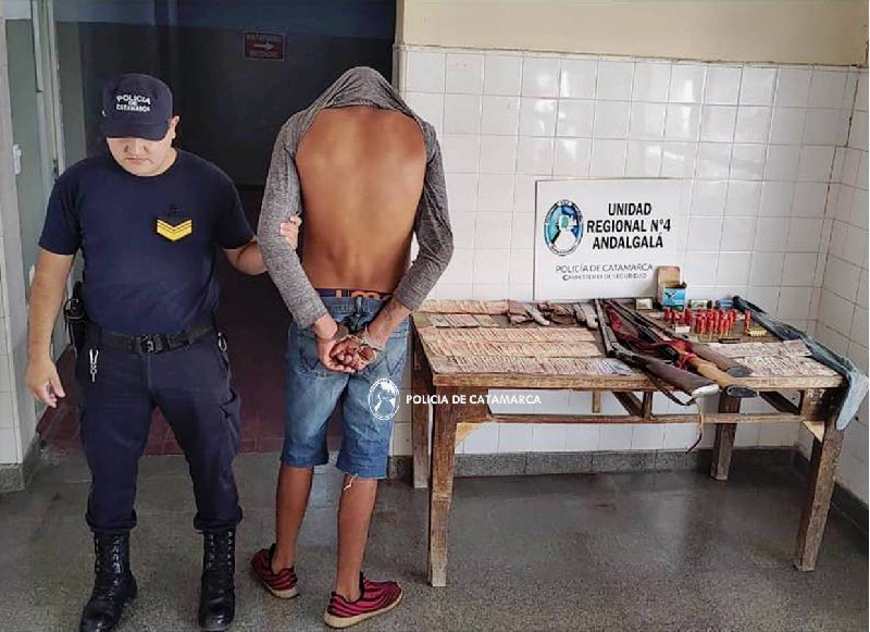 Policías esclarecen un hecho ilícito, secuestran armas de fuego y dinero en efectivo en Andalgalá