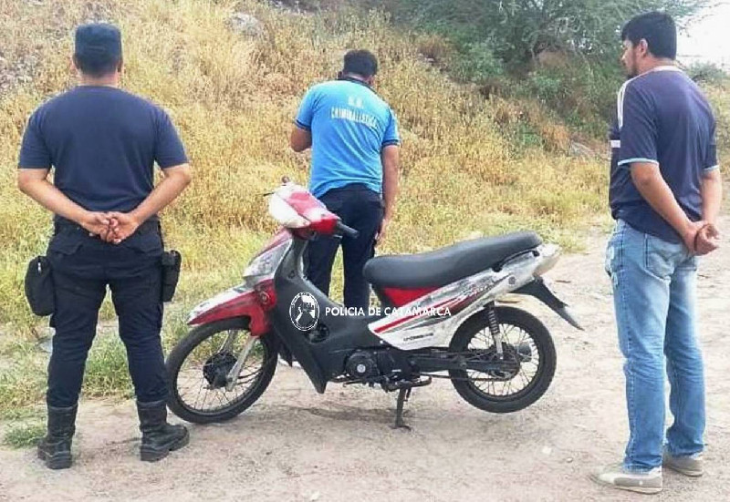 Aprehenden a un joven y secuestran una moto en el sector norte de la Capital