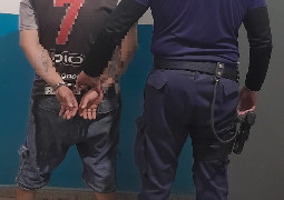 POLICIALES  DETIENEN A RATEROS
