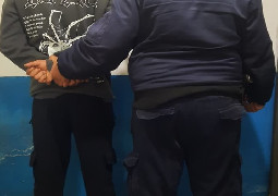 Tras registros domiciliarios personal policial arrestó a un hombre, recuper�...