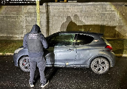 En Valle Chico policías recuperaron un automóvil que sería producto de un ilícito
