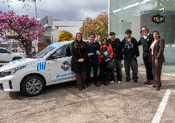 Se entregaron el Fiat Cronos 0 km y ocho de las motos sorteadas entre el público del Poncho 2026