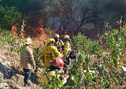 Continúan los operativos de combate y contención de incendios forestales